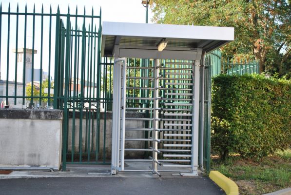 Tourniquet avec contrôle d'accès par badge